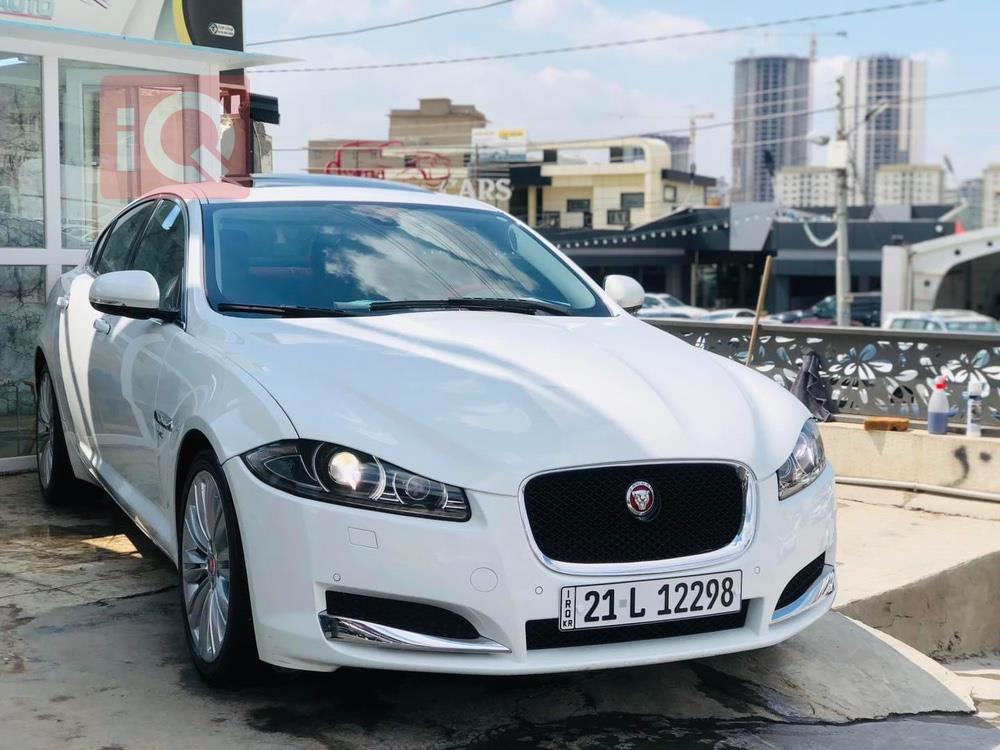 جاكوار XF